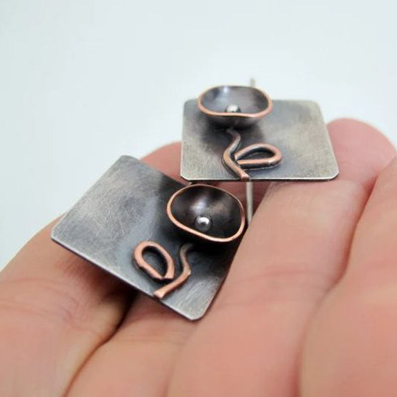 Pendientes geométricos florales hechos a mano | metal con personalidad.