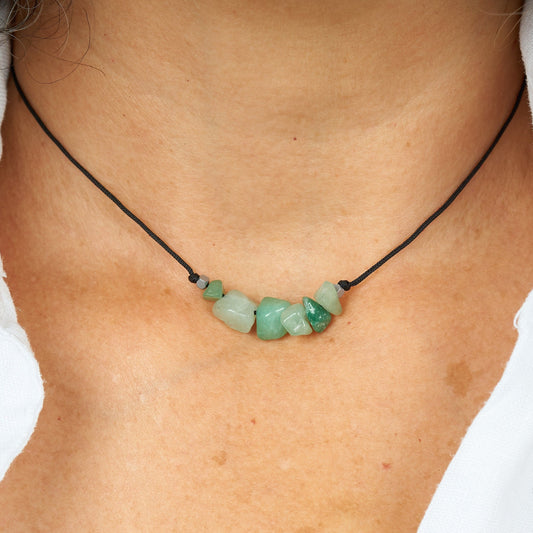 Collar con piedras de nacimiento mes de Mayo. - NellayComplements #